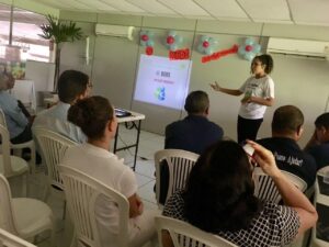 Através de palestra, UPA do Curado faz alerta sobre o uso das redes sociais
