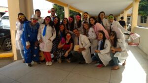 Doutores da Alegria abraçam campanha do Outubro Rosa