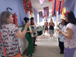 Pediatria do HJMO ganha comemoração em ritmo de forró