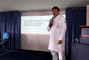 Médico do HMV participou de Simpósio de Odontologia Hospitalar