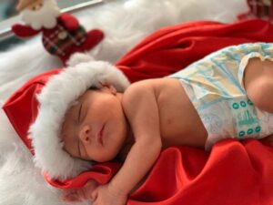 Bebês da UTI e UCI ganham ensaio de Natal