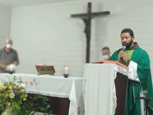 Missa na Capela do HTRI marca 67 anos da unidade e retomada de atividades