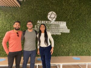 Equipe passa por capacitação profissional